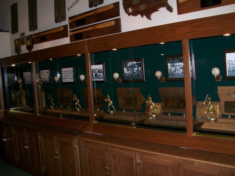 iowa-baseball-museum-trophies iowa-baseball-museum-trophies
