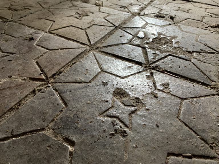 Floor Tile sm 768x576